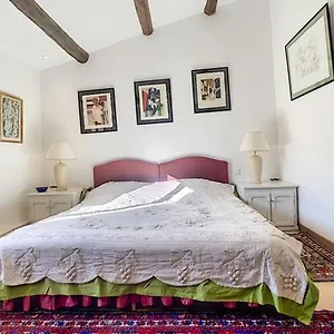 lesarnauds.fr-provencehotel.com/